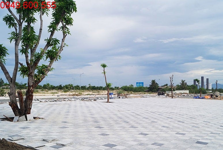 Công tác thi công lát đá công viên hồ cảnh quan khu D16 khu đô thị Golden Bay Cam Ranh