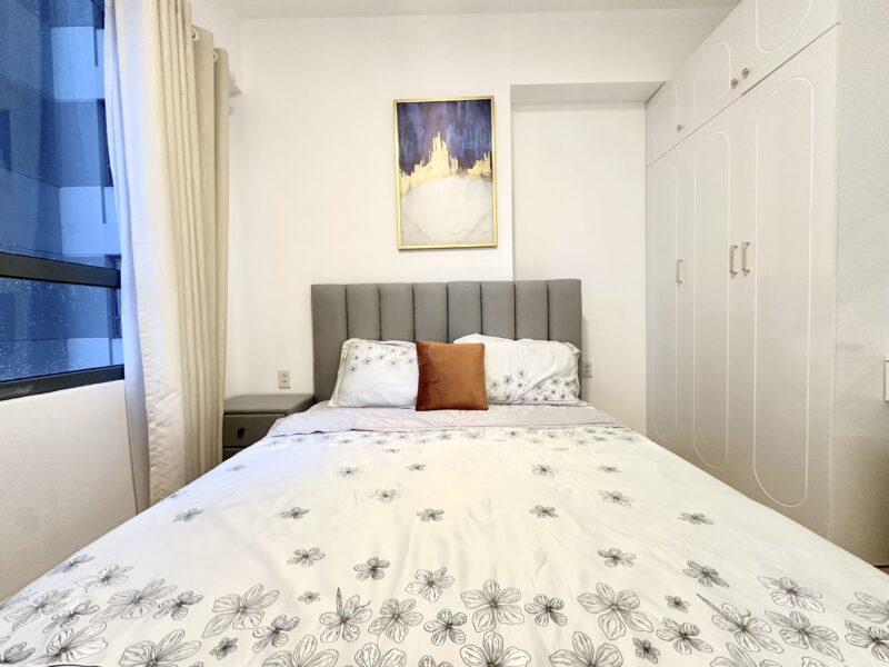 Serviced apartment in Muong Thanh Vien Trieu building for rent.Book now!